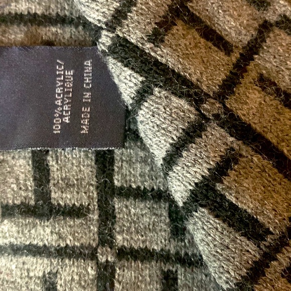 TOMMY HILFIGER SCARF - Picture 3 of 3